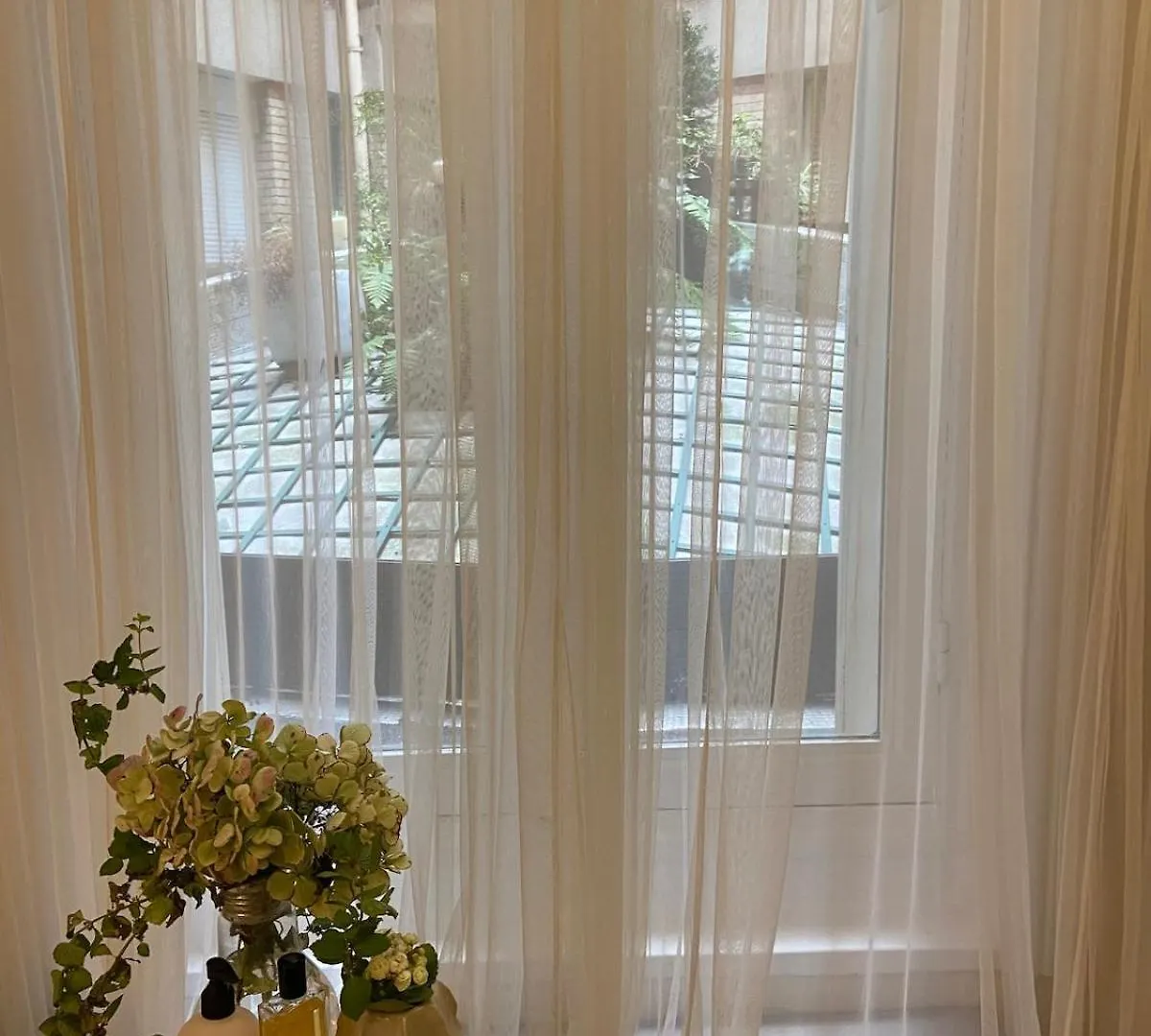 Large Boheme Creative Flat Below Montmartre 巴黎 公寓