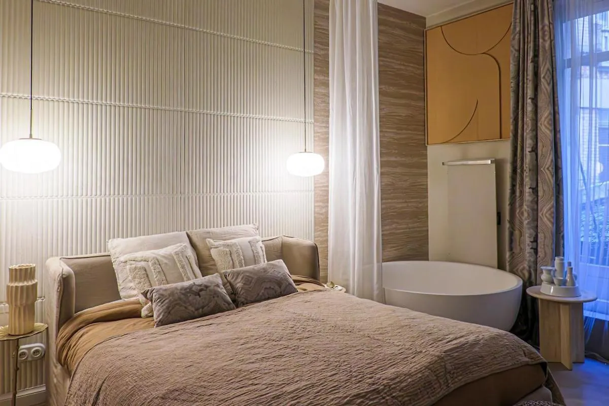 Large Boheme Creative Flat Below Montmartre Paris Lejlighed