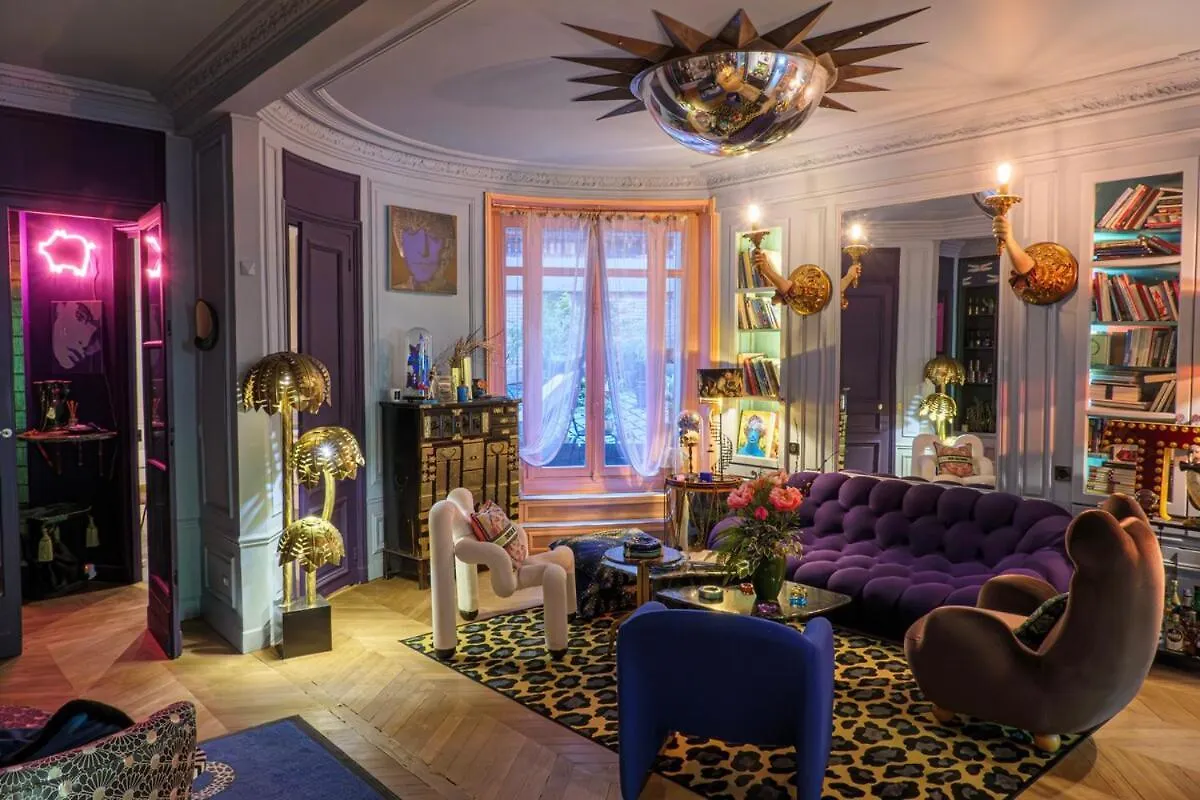Large Boheme Creative Flat Below Montmartre Paris 0*,  Frankrig