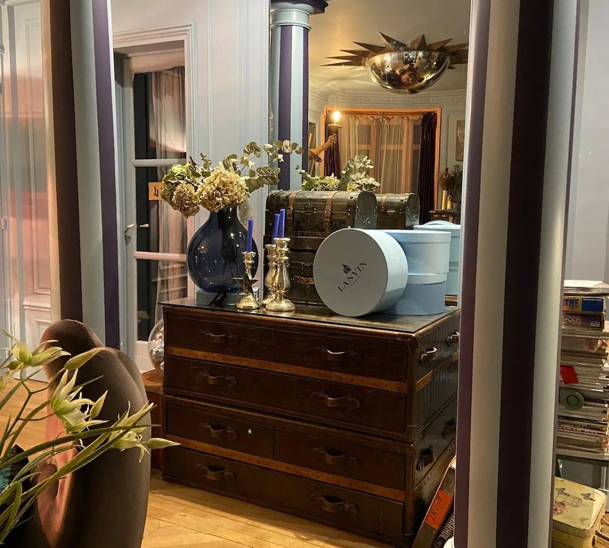 Large Boheme Creative Flat Below Montmartre Paris