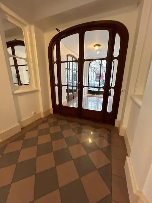 Large Boheme Creative Flat Below Montmartre Paris France